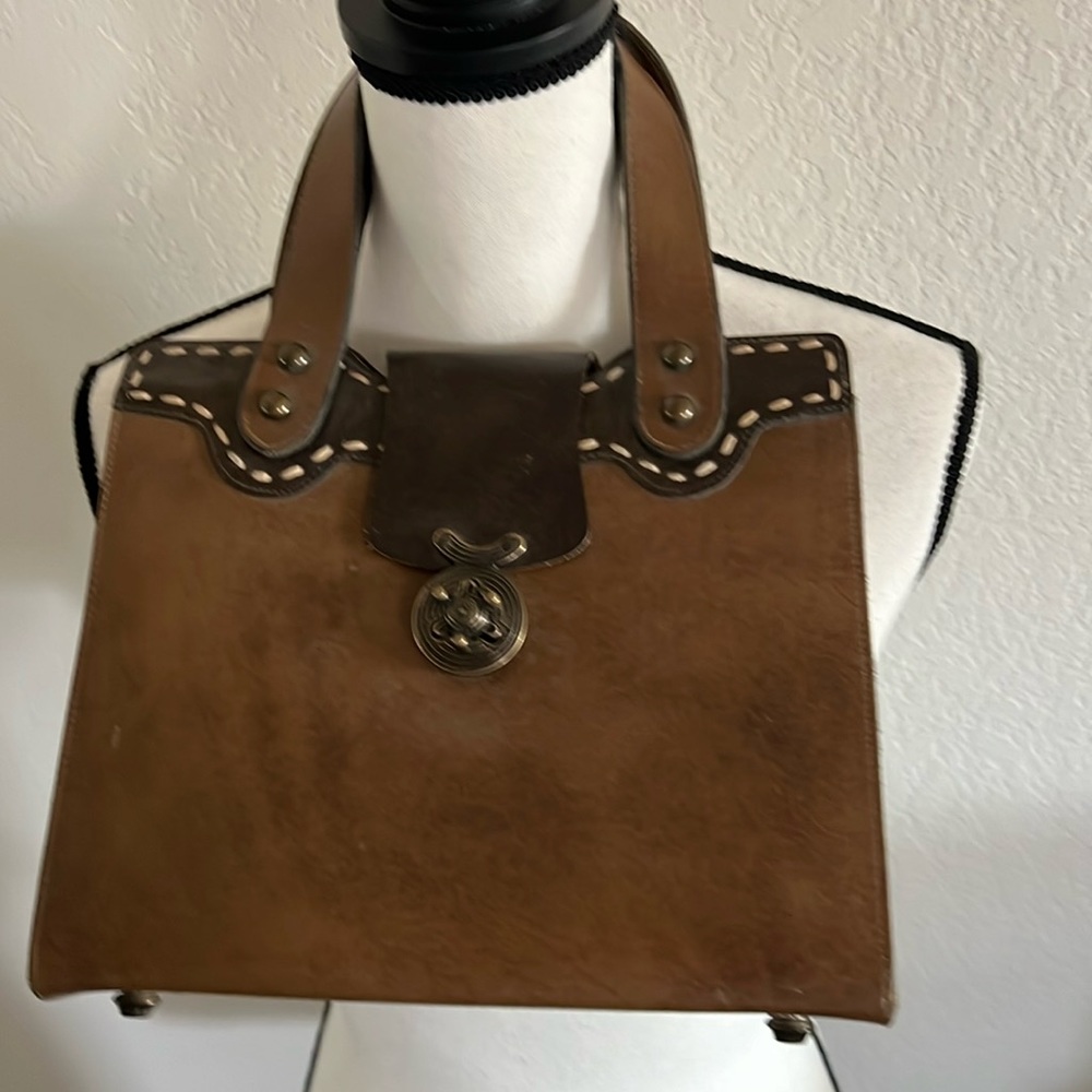 Vintage Boho Naugahyde purse! Very good condition!